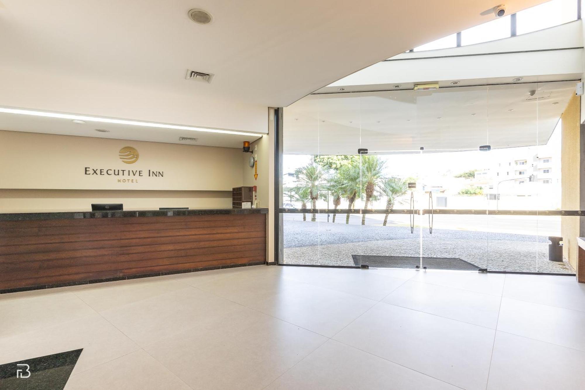 Executive Inn Hotel อูเบร์ลังเจีย ภายนอก รูปภาพ